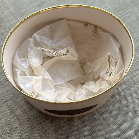 VINTAGE VICTORIA’S SECRET BLACK 100% SILK STOCKINGS Made in Italy 80s SZ Medium - Picture 5 of 10